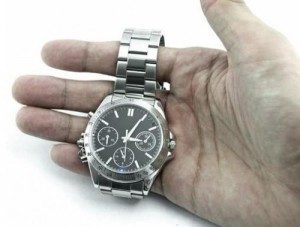 часы в подарок