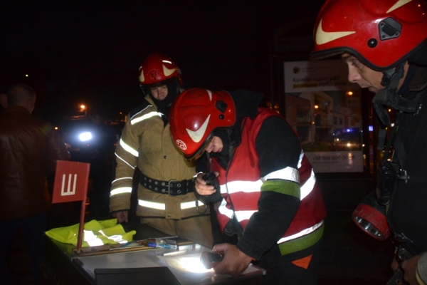Львів: рятувальники вправлялись у ліквідації пожежі в оперному театрі (ВІДЕО,ФОТО)