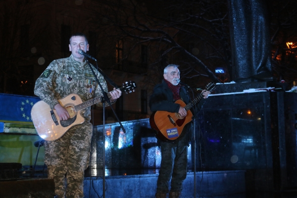 На площі біля пам’ятника Тарасу Шевченку тривають заходи до Дня Гідності та Свободи