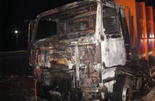 Поблизу Буська посеред дороги спалахнув сміттєвоз, водій загинув Поблизу Буська посеред дороги спалахнув сміттєвоз, водій загинув