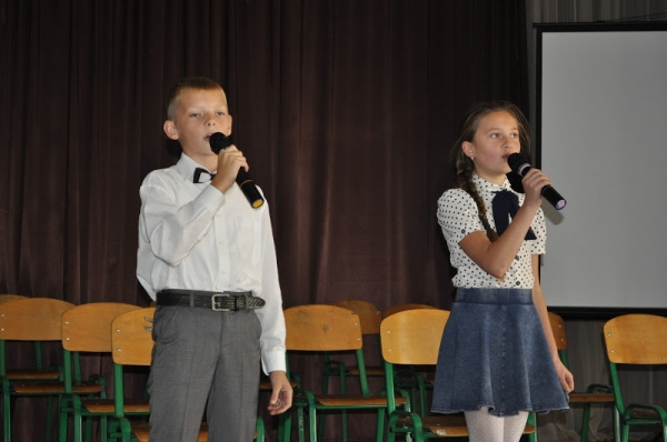 У БУСЬКІЙ ШКОЛІ №2 ВШАНУВАЛИ ВЕТЕРАНІВ