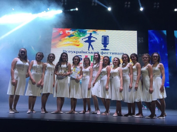 КРАСНЕНСЬКА «ПЛЕЯДА» ПРОДОВЖУЄ ЗБИРАТИ НАГОРОДИ