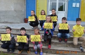 Відбувся флеш-моб у Заводській школі до 32 роковин з дня Чорнобильської катастрофи