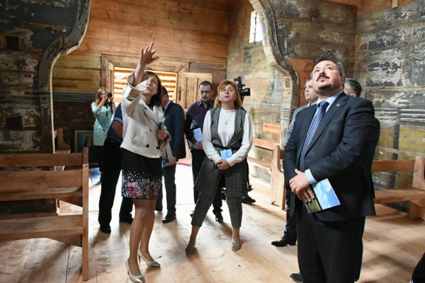 На Львівщині відкрили відреставровану дерев’яну церкву