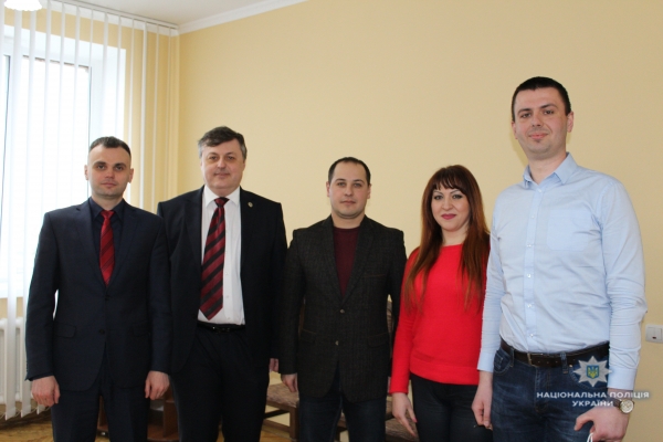 На Львівщині подякували поліцейському, який запобіг підпалу фінансової установи (ФОТО)