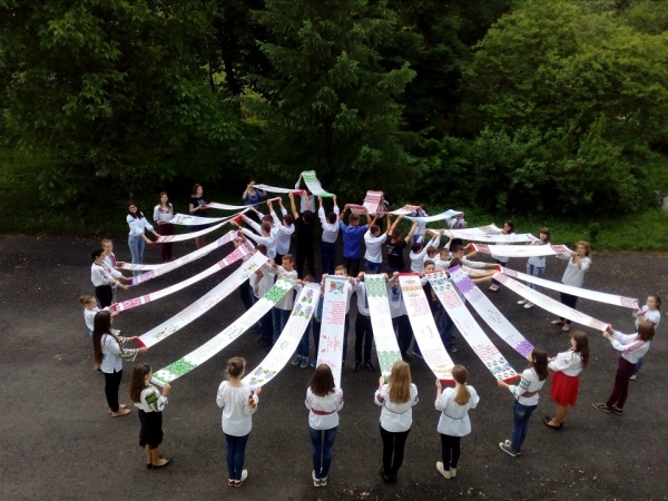 Учні та вчителі Ожидівської загальноосвітньої школи І-ІІІ ступенів відзначили День вишиванки