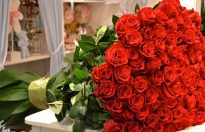 Букет троянд з доставкою