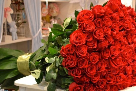 Букет троянд з доставкою