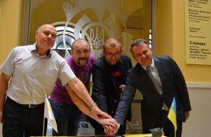 На Львівщині урочисто погасили марку в підтримку Олега Сенцова