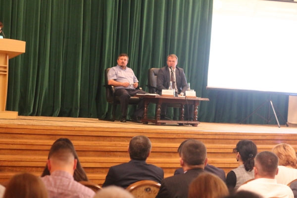 Необхідно поводитися чесно і відповідально, бо йдеться про спільні громадські кошти, – Андрій Білоус під час наради з очільниками територій