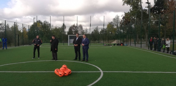 «Давай, грай!»: у Червонограді відкрили сучасний футбольний майданчик