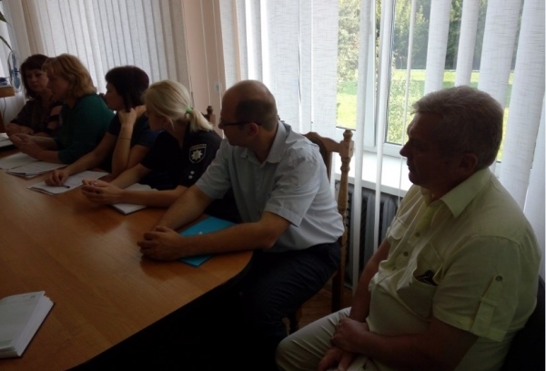 В РДА відбулося позачергове засідання комісії з питань захисту прав дитини