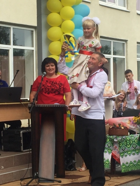 Голова РДА Петро Мороз побував на Святі першого дзвоника в Ожидівській ЗОШ, якій цьогоріч виповнюється 50 років