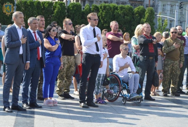 Львівщина вшанувала пам'ять воїнів, які загинули під Іловайськом