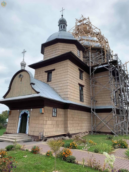 Юрій Холод оглянув хід реконструкції Собору Пресвятої Богородиці у с. Батятичі