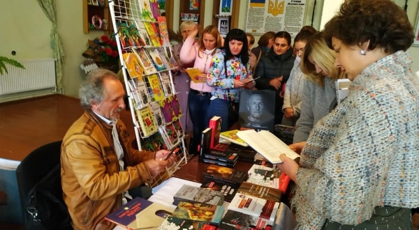 У Буську відбулася зустріч з письменником Володимиром Шовкошитним