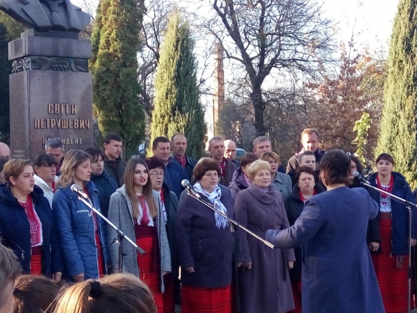 В Буську відбулося віче до 101-ї річниці проголошення Західноукраїнської Народної Республіки