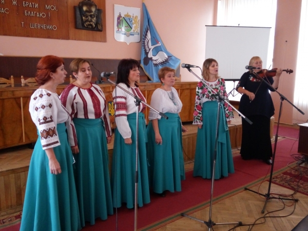 Керівництво району привітало працівників соціальної сфери з професійним святом, вручило грамоти і подяки кращим