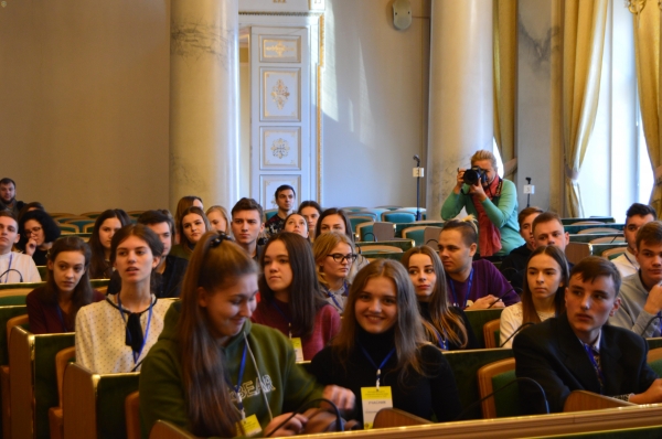 Учні та студенти беруть участь у Молодіжній моделі Львівської обласної ради