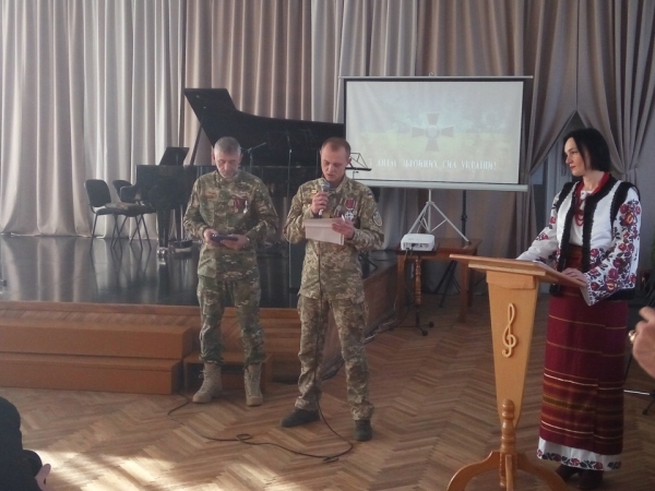 В Буську вшанували військовослужбовців Збройних Сил України, учасників війни на сході та волонтерів