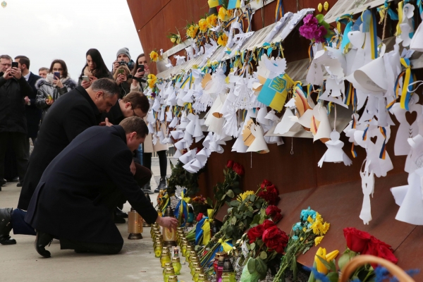Максим Козицький вшанував пам’ять учасників Революції Гідності на Меморіалі Героїв Небесної Сотні у Львові