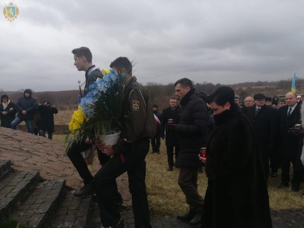 Українці та поляки спільно вшанували пам'ять загиблих у Гуті Пеняцькій