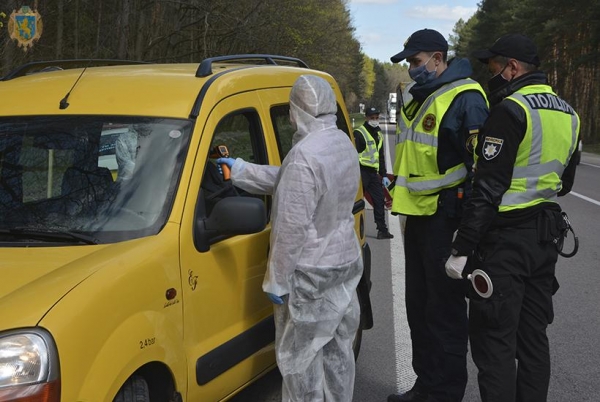Нацгвардійці несуть службу на контрольно-пропускних пунктах Львівщини