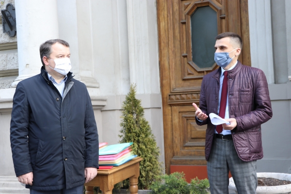 Районам та ОТГ Львівщини передали ще 12 нових "Школяриків"