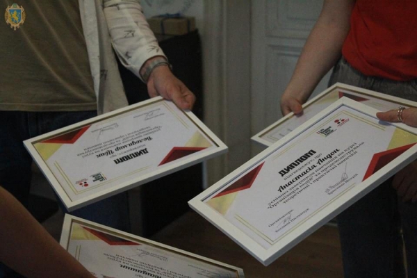 Випускники молодіжного курсу «Організація подій» отримали дипломи