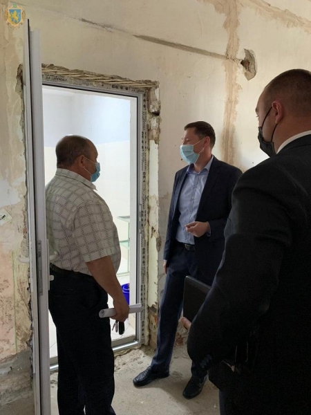 У селі Стрілки на Старосамбірщині триває реконструкція амбулаторії