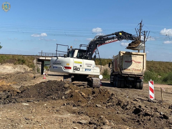 «Велике будівництво» триває: на Львівщині ремонтують дорогу Городок-Повітно