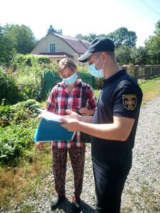 На Бущині вогнеборці продовжують ліквідовувати численні пожежі сухої трави