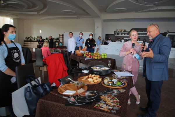 Львівська ОДА продовжує сприяти у налагодженні діалогу між фермерами та рестораторами