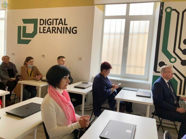На Львівщині відкрили навчально-методичний центр «Digital Learning»