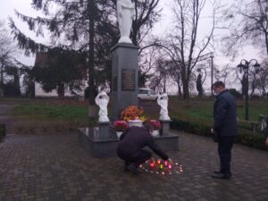 У Буську та в Красному вшанували пам’ять жертв голодоморів