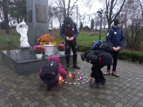 У Буську та в Красному вшанували пам’ять жертв голодоморів