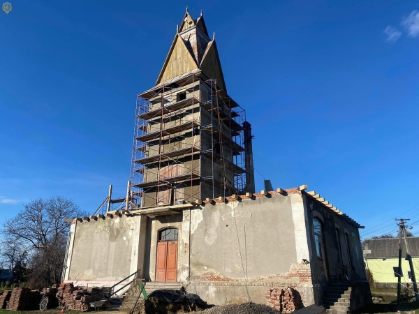 На Старосамбірщині реставрують старовинну ратушу ХХ століття