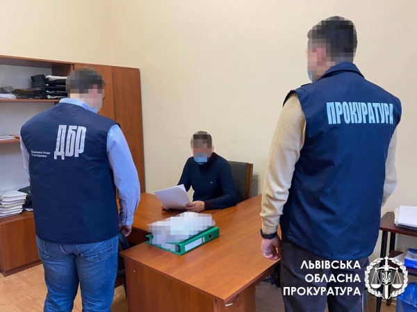 У Львові повідомлено про підозру поліцейському за службове підроблення