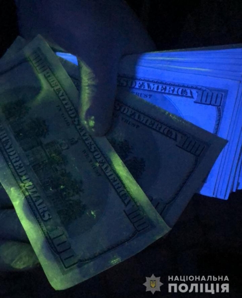 Внутрішня безпека поліції затримала директора одного з комунальних підприємств Львівщини за вимагання хабаря