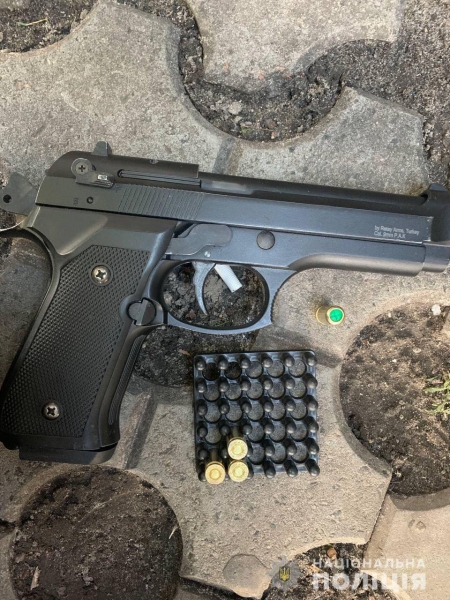 Поліцейські затримали зловмисника, який стріляв у кафе в центрі Львова