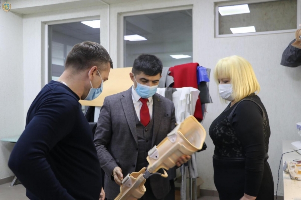 Львівське підприємство з виготовлення протезів забезпечує реабілітаційними засобами чотири області України