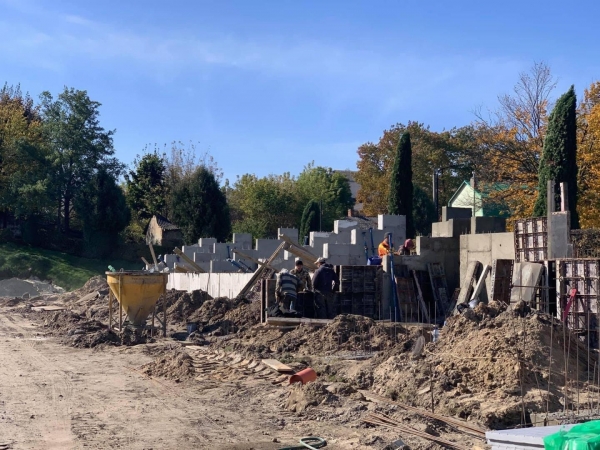 Велике Будівництво: у Яворові триває реконструкція міського стадіону