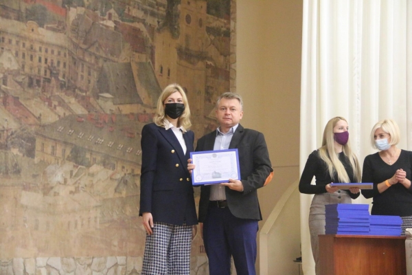 Майже 200 науковців отримали грошові премії від Львівської облдержадміністрації та Львівської облради