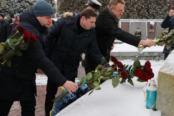 У День Соборності України на Личаківському кладовищі вшанували пам'ять Героїв