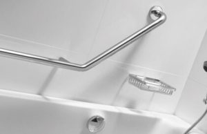 Поручні для маломобільних людей: де замовити конструкції