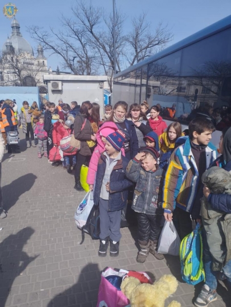 З Львівщини продовжують евакуйовувати дітей з областей, що найбільше потерпіли від воєнних дій