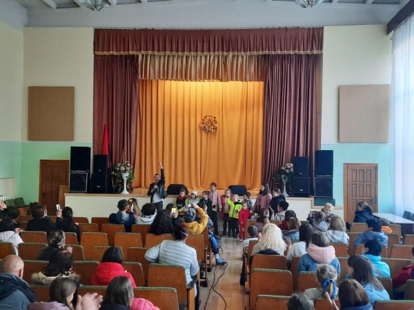 У Дрогобичі відбувся безкоштовний концерт для внутрішньо переміщених осіб за участі артистів української естради