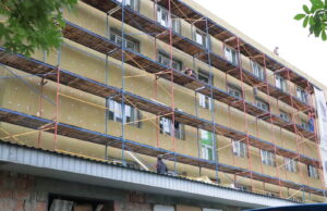 На Золочівщині завершують ремонті роботи з облаштування житла для переселенців