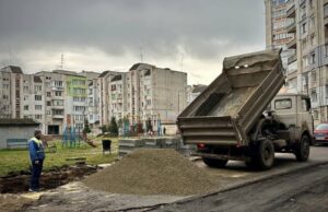 В Шептицькому триває ремонт дороги на Корольова та Набережній