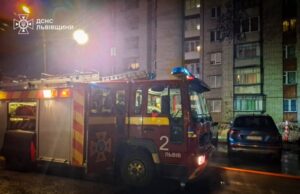 У Львові сміття загорілося в ліфтовій шахті